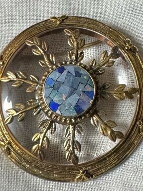 Vintage Brooch . Mark unknown. Pretty.